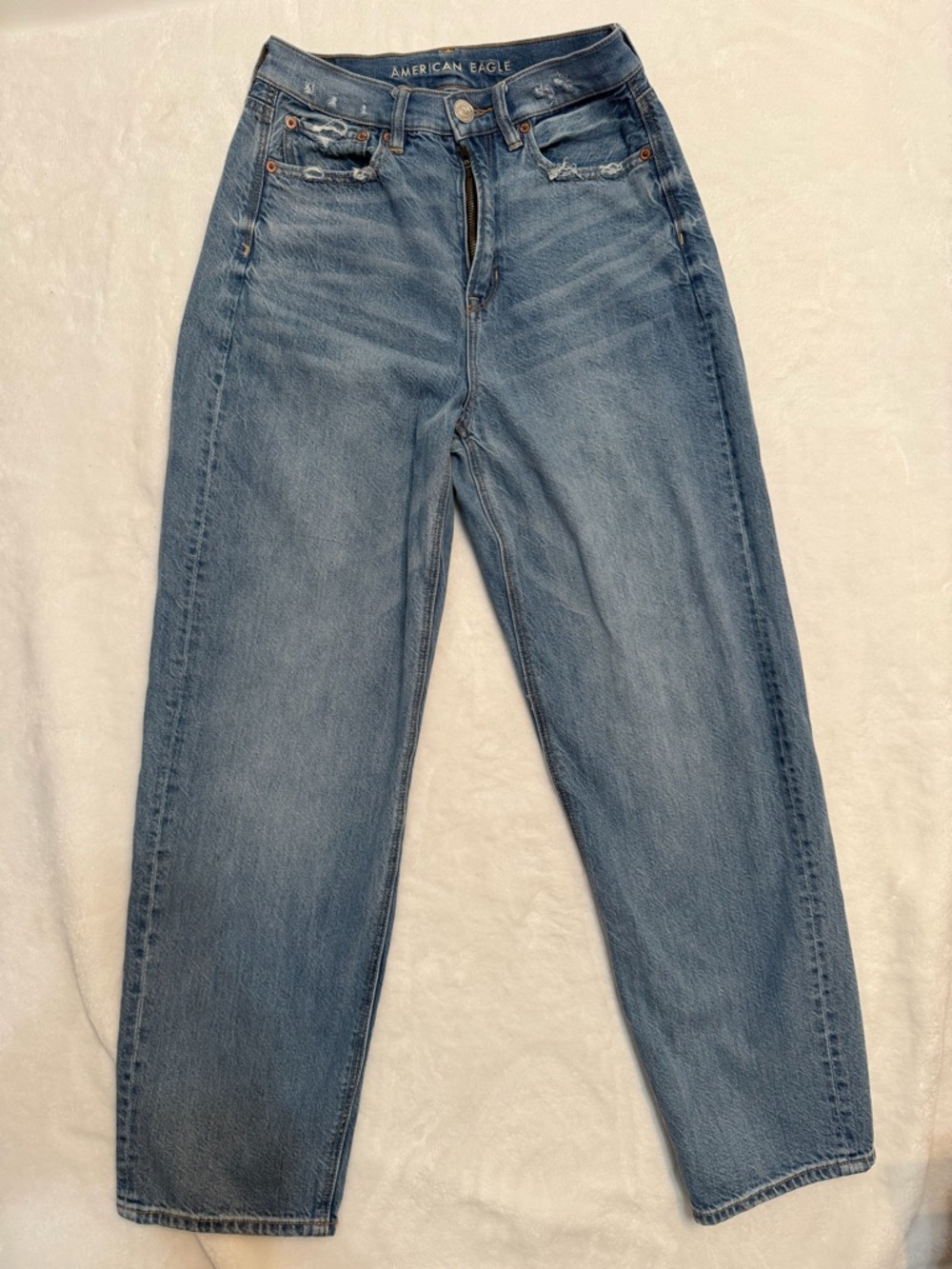 American Eagle Size 4 High-Rise Baggy Jeans | Wide Leg Distressed Denim